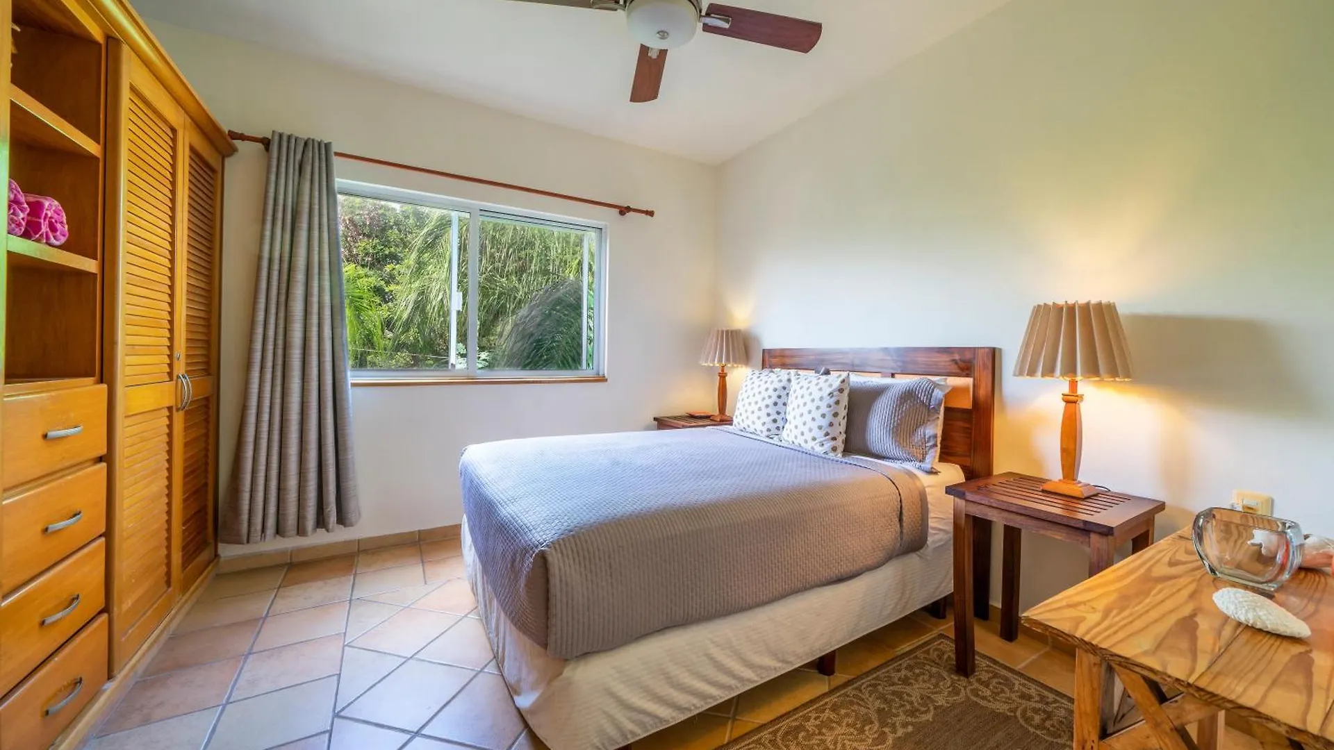 Classic Condo On 5Th Avenue , Steps From The Beach - Mclaren Playa del Carmen Mexico