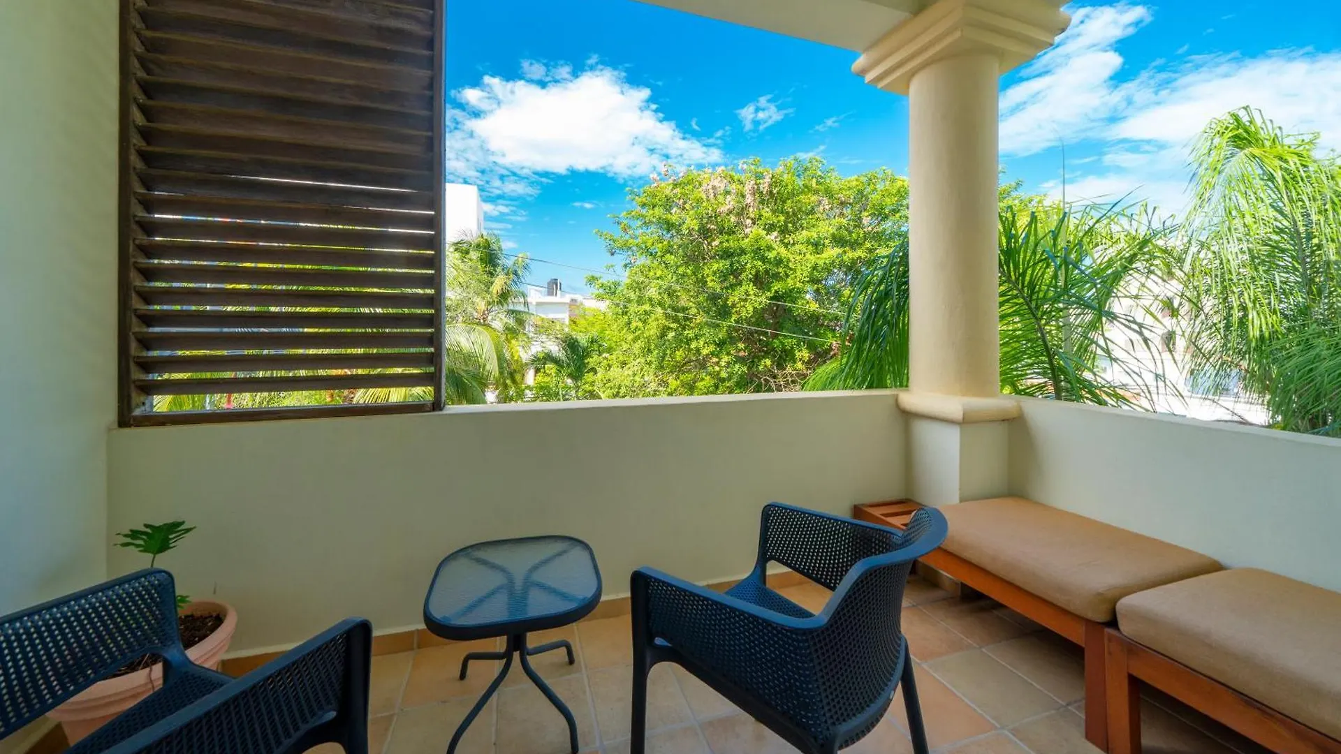 Classic Condo On 5Th Avenue , Steps From The Beach - Mclaren Playa del Carmen 0*,